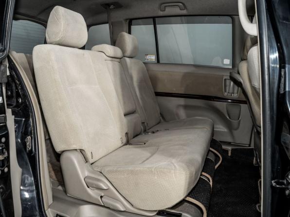Toyota ISis I Рестайлинг с пробегом 2013 года, цена 1 100 000 рублей, 156654 км, компактвэн, Автокод Объявления