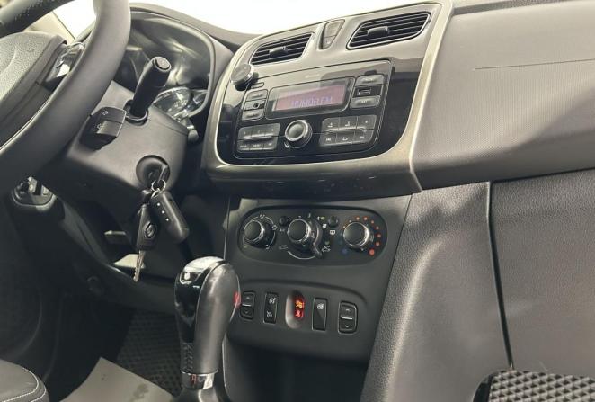 Renault Logan II с пробегом 2018 года, цена 799 000 рублей, 174241 км, седан, Автокод Объявления