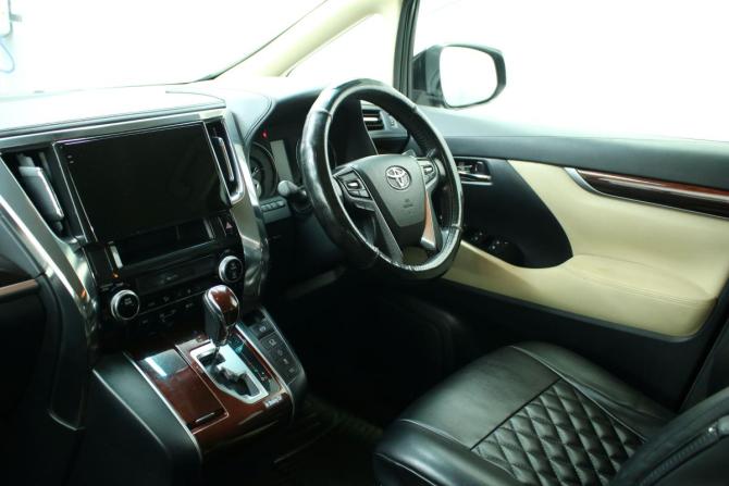 Toyota Alphard III с пробегом 2015 года, цена 3 450 000 рублей, 240288 км, минивэн, Автокод Объявления