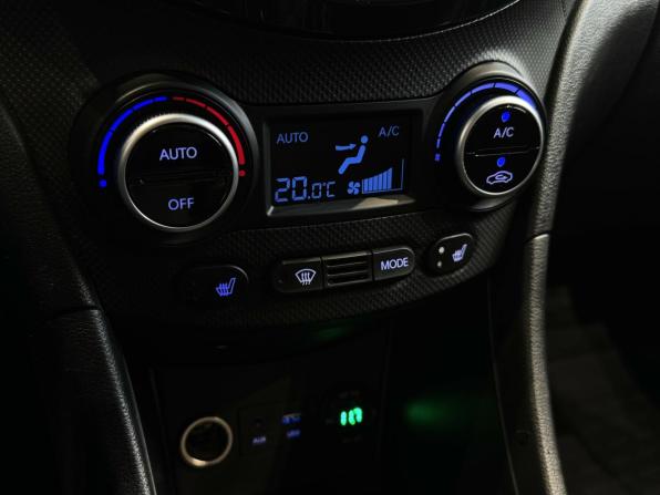 Hyundai Solaris I Рестайлинг с пробегом 2015 года, цена 1 085 000 рублей, 158249 км, хэтчбек, Автокод Объявления