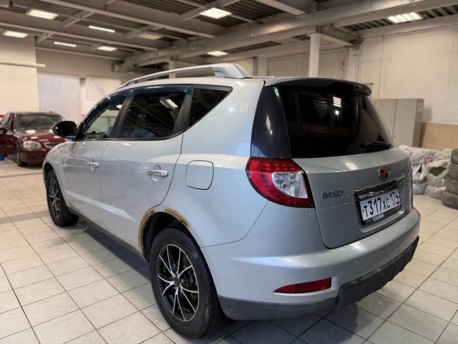 Geely Emgrand X7 I Челябинск  - изображение 4