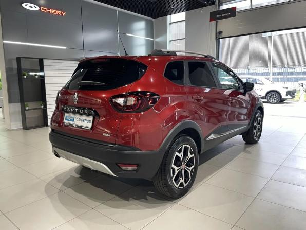 Renault Kaptur I с пробегом 2018 года, цена 1 500 000 рублей, 177508 км, внедорожник, Автокод Объявления