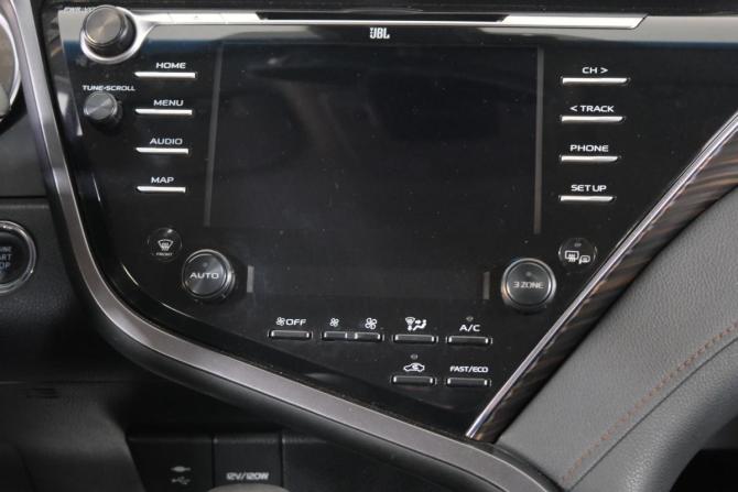 Toyota Camry VIII (XV70) с пробегом 2018 года, цена 2 859 000 рублей, 153886 км, седан, Автокод Объявления