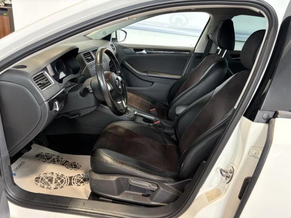 Volkswagen Jetta VI с пробегом 2013 года, цена 760 000 рублей, 440210 км, седан, Автокод Объявления