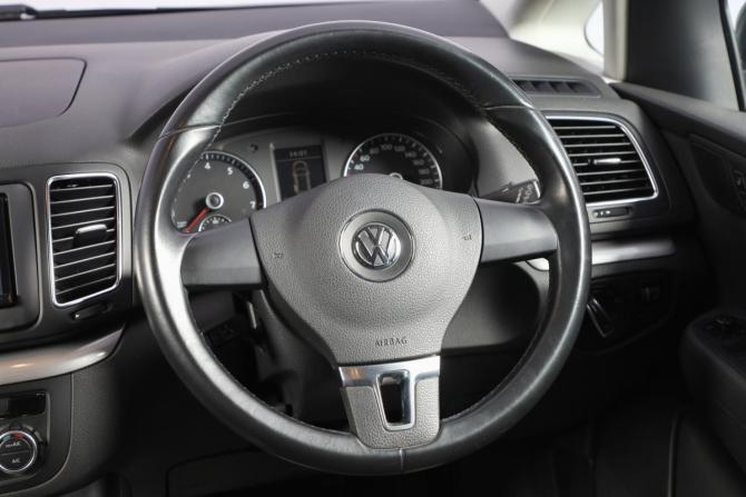 Volkswagen Sharan II с пробегом 2013 года, цена 1 399 000 рублей, 90000 км, минивэн, Автокод Объявления