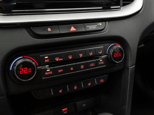 Kia Ceed III Рестайлинг с пробегом 2022 года, цена 2 380 000 рублей, 60688 км, универсал, Автокод Объявления