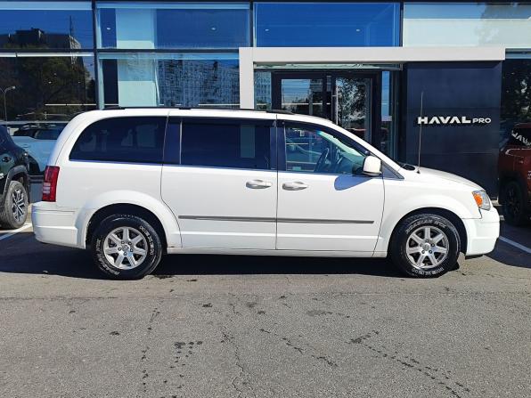 Chrysler Town &amp; Country V с пробегом 2010 года, цена 1 139 000 рублей, 244270 км, минивэн, Автокод Объявления