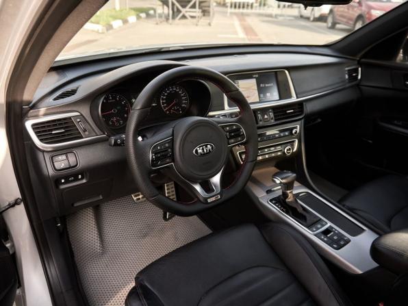 Kia Optima IV Рестайлинг с пробегом 2018 года, цена 1 748 000 рублей, 197123 км, седан, Автокод Объявления