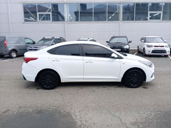 Hyundai Solaris II с пробегом 2017 года, цена 1 190 000 рублей, 148000 км, седан, Автокод Объявления