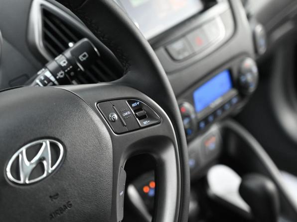 Hyundai ix35 I Рестайлинг с пробегом 2014 года, цена 935 000 рублей, 125141 км, внедорожник, Автокод Объявления