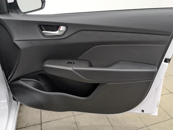 Hyundai Solaris II Рестайлинг с пробегом 2021 года, цена 1 615 000 рублей, 38798 км, седан, Автокод Объявления