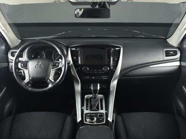 Mitsubishi Pajero Sport III с пробегом 2018 года, цена 2 534 999 рублей, 191939 км, внедорожник, Автокод Объявления