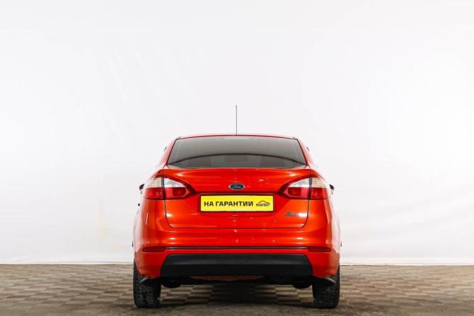 Ford Fiesta Mk6 Рестайлинг с пробегом 2015 года, цена 819 000 рублей, 166000 км, седан, Автокод Объявления