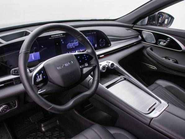 Exeed TXL I Рестайлинг 2 с пробегом 2024 года, цена 2 805 000 рублей, 28000 км, внедорожник, Автокод Объявления