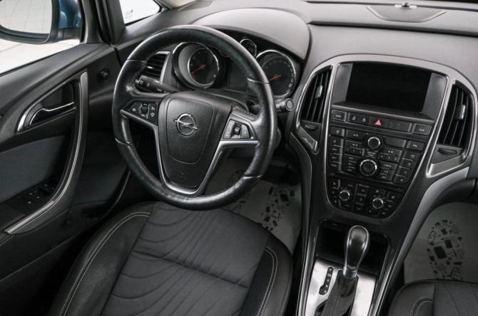 Opel Astra J Рестайлинг с пробегом 2014 года, цена 1 049 000 рублей, 87000 км, седан, Автокод Объявления