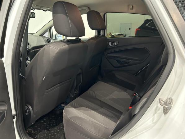 Ford Fiesta Mk6 Рестайлинг с пробегом 2015 года, цена 699 000 рублей, 191715 км, седан, Автокод Объявления