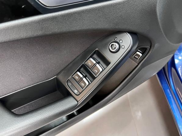 Audi A4 IV (B8) Рестайлинг с пробегом 2014 года, цена 1 095 000 рублей, 223796 км, седан, Автокод Объявления