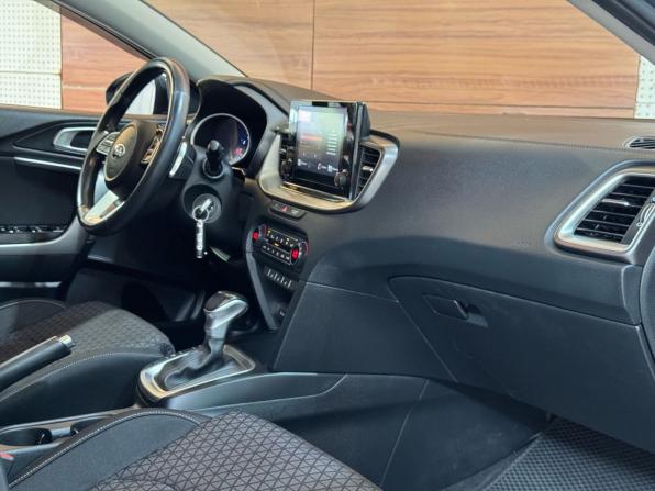 Kia Ceed III Рестайлинг с пробегом 2021 года, цена 2 039 900 рублей, 101842 км, универсал, Автокод Объявления