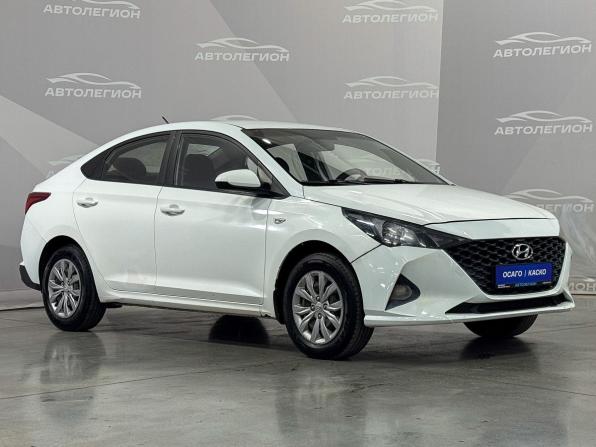 Hyundai Solaris II Рестайлинг с пробегом 2020 года, цена 830 000 рублей, 332494 км, седан, Автокод Объявления