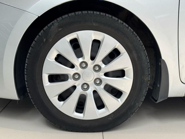 Kia Ceed II Рестайлинг с пробегом 2016 года, цена 960 000 рублей, 172800 км, хэтчбек, Автокод Объявления