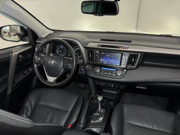 Toyota RAV4 IV (XA40) Рестайлинг с пробегом 2017 года, цена 2 699 000 рублей, 142211 км, внедорожник, Автокод Объявления