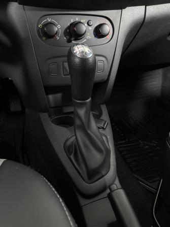 Renault Logan II Рестайлинг с пробегом 2019 года, цена 985 000 рублей, 120350 км, седан, Автокод Объявления