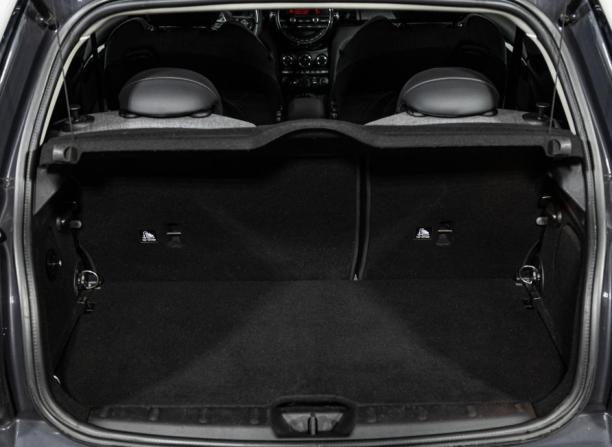 Mini Hatch III (F55/F56) с пробегом 2015 года, цена 2 099 700 рублей, 70568 км, хэтчбек, Автокод Объявления