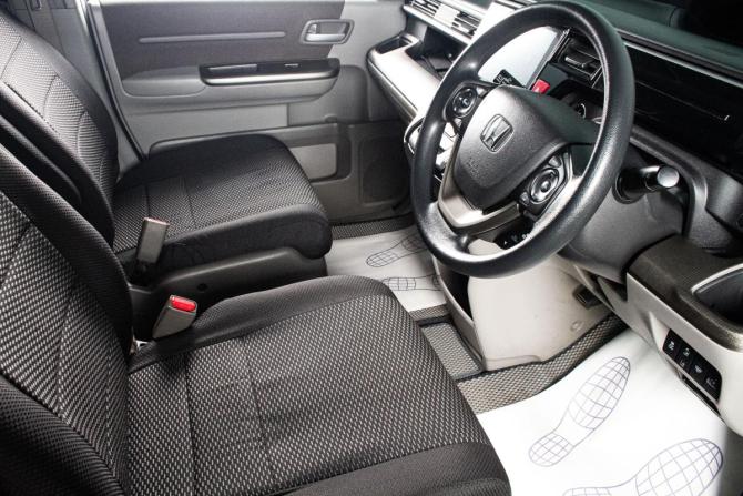 Honda Stepwgn V с пробегом 2019 года, цена 2 129 000 рублей, 114838 км, минивэн, Автокод Объявления
