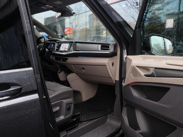 Volkswagen Multivan T7 с пробегом 2022 года, цена 5 870 000 рублей, 83948 км, минивэн, Автокод Объявления