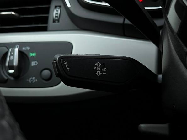 Audi A4 V (B9) Рестайлинг с пробегом 2021 года, цена 3 370 200 рублей, 49635 км, седан, Автокод Объявления