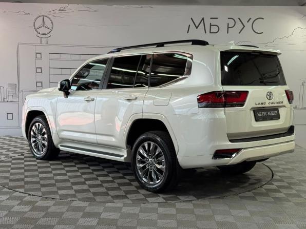 Toyota Land Cruiser 300 Series с пробегом 2024 года, цена 13 900 000 рублей, 6000 км, внедорожник, Автокод Объявления