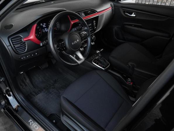Kia Rio IV Рестайлинг с пробегом 2021 года, цена 2 159 000 рублей, 73606 км, хэтчбек, Автокод Объявления