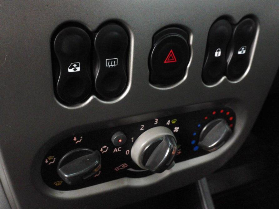 Renault Logan I Рестайлинг Минеральные Воды  - изображение 13