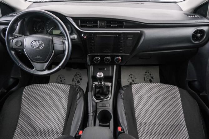 Toyota Corolla XI (E160 E170 E180) Рестайлинг 1 с пробегом 2017 года, цена 1 549 000 рублей, 104000 км, седан, Автокод Объявления
