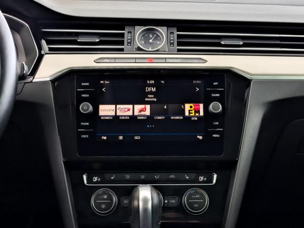 Volkswagen Passat B8 с пробегом 2019 года, цена 2 400 000 рублей, 128087 км, седан, Автокод Объявления