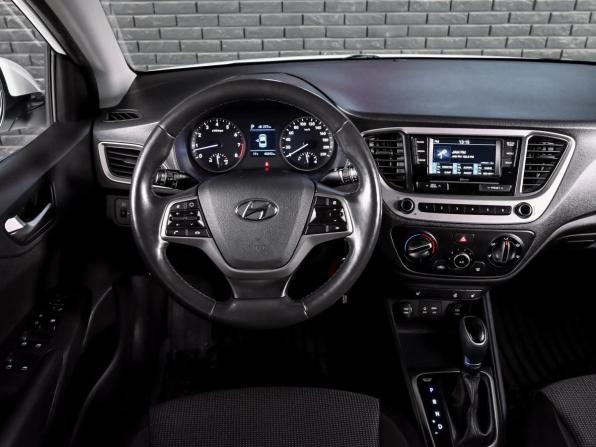 Hyundai Solaris II с пробегом 2018 года, цена 1 530 000 рублей, 40242 км, седан, Автокод Объявления