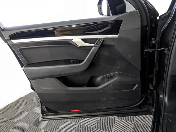 Volkswagen Touareg III с пробегом 2019 года, цена 4 090 000 рублей, 164205 км, внедорожник, Автокод Объявления