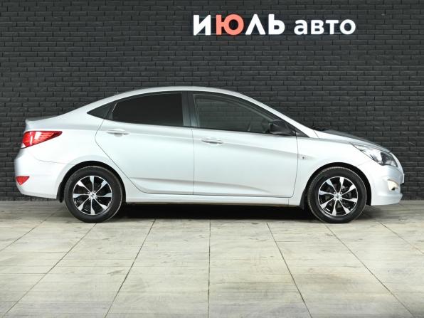 Hyundai Solaris I Рестайлинг с пробегом 2016 года, цена 750 000 рублей, 321092 км, седан, Автокод Объявления