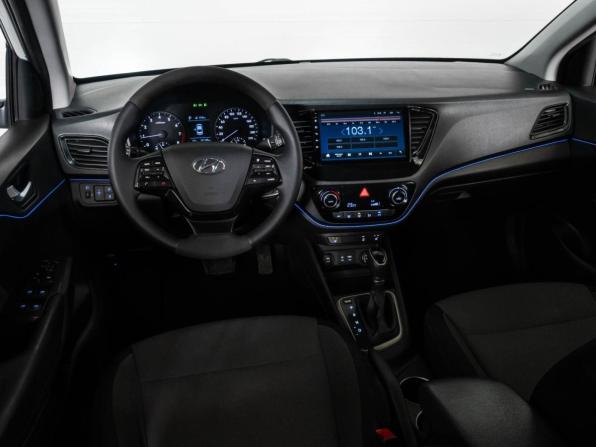 Hyundai Solaris II с пробегом 2017 года, цена 1 319 000 рублей, 191185 км, седан, Автокод Объявления