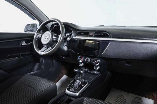 Kia Rio IV Рестайлинг с пробегом 2020 года, цена 849 000 рублей, 268000 км, седан, Автокод Объявления