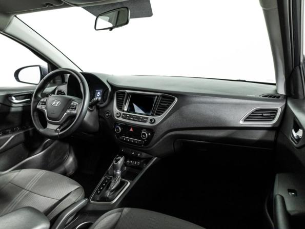 Hyundai Solaris II с пробегом 2018 года, цена 1 199 585 рублей, 186237 км, седан, Автокод Объявления