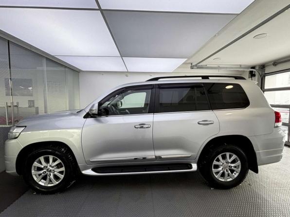 Toyota Land Cruiser 200 Series Рестайлинг 2 с пробегом 2015 года, цена 4 899 000 рублей, 192770 км, внедорожник, Автокод Объявления