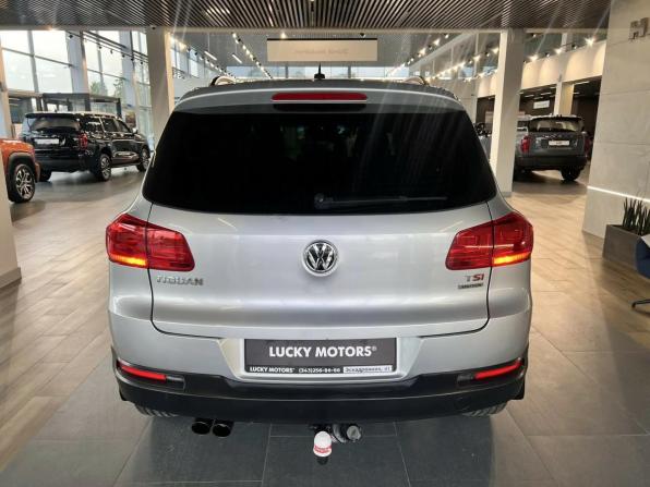 Volkswagen Tiguan I Рестайлинг с пробегом 2012 года, цена 995 000 рублей, 244902 км, внедорожник, Автокод Объявления