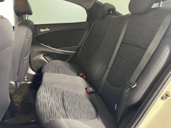 Hyundai Solaris I Рестайлинг с пробегом 2015 года, цена 959 900 рублей, 157515 км, седан, Автокод Объявления