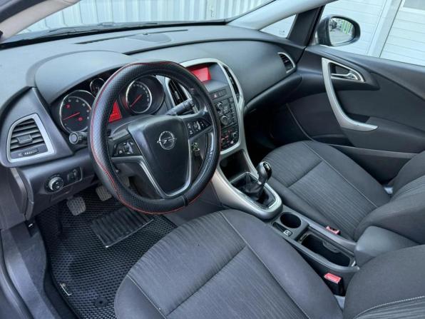 Opel Astra J с пробегом 2011 года, цена 645 000 рублей, 298067 км, хэтчбек, Автокод Объявления
