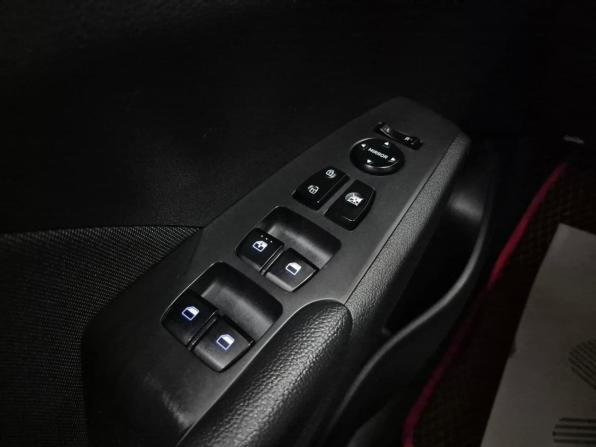 Hyundai Solaris II с пробегом 2018 года, цена 1 025 000 рублей, 153379 км, седан, Автокод Объявления