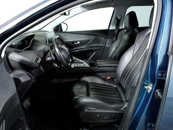 Peugeot 5008 II с пробегом 2018 года, цена 1 798 000 рублей, 105120 км, внедорожник, Автокод Объявления