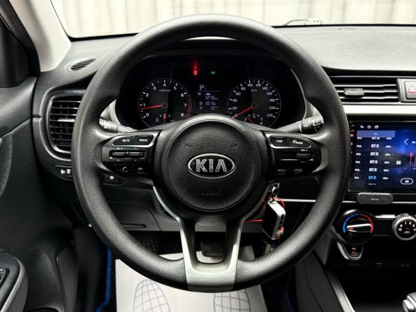 Kia Rio IV Рестайлинг с пробегом 2021 года, цена 1 549 000 рублей, 81826 км, седан, Автокод Объявления