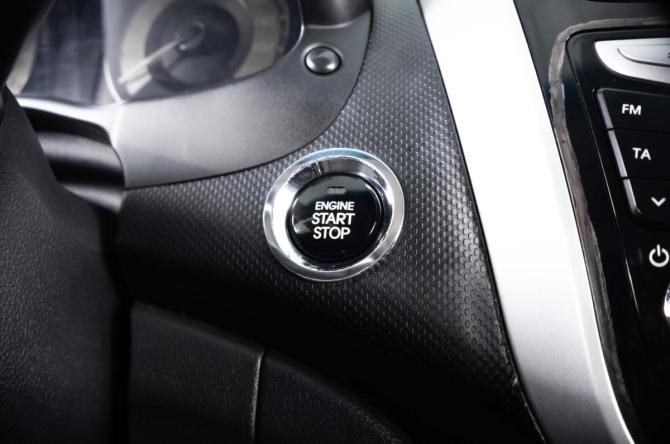Hyundai Solaris I с пробегом 2012 года, цена 849 000 рублей, 230152 км, хэтчбек, Автокод Объявления