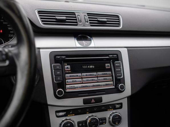 Volkswagen Passat B7 с пробегом 2012 года, цена 859 000 рублей, 228989 км, седан, Автокод Объявления
